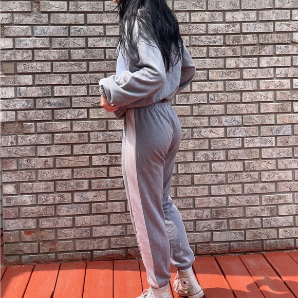 Victoria’s Secret PINK sweatshirt and sweatpants set! - Picture 3 of 3